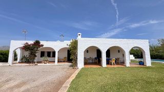 Masia a Port de Pollen�a. Finca de 290 m2 en port dpollen�a con licencia etv y piscina