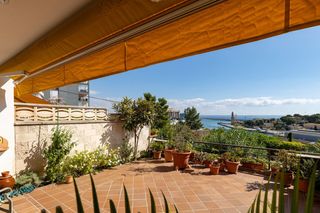 Casa adossada a La Bonanova. Adosado de 222 m2 con vistas al mar en palma de mallorca, bonano
