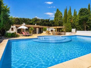 Mas à Pollença Poble. Finca de 372 m2 en puerto pollensa con piscina y licencia vacaci