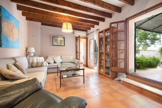 Casa adossada a Pollen�a Poble. Casa esquinera en pollen�a con garaje y terrazas