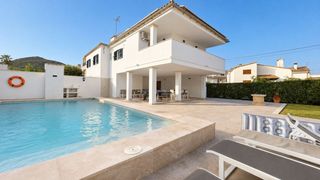Maison à Port de Pollença. Villa en puerto pollensa con piscina, etv y taller de bicicletas