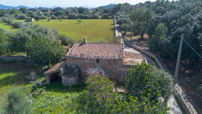 Foto ed405de0-de90-4343-8bc1-2614251f6e69. Masia amb aparcament a Pollença poble Pollença