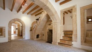 Casa adossada a Ciutat dAlcdia. Casa seorial con etv de 376 m2 en el casco antiguo de alcudia