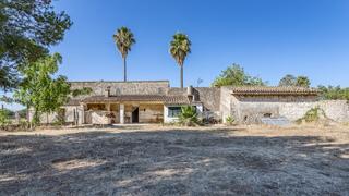 Masia a Campanet. Finca ampliable de 356 m2 en campanet con 80.000 m2 de terreno