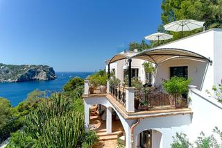 Casa a Port D´Andratx. Villa de 321 m2 en 1 línea de mar en puerto andratx