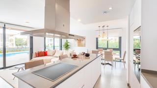 Casa a Cala Ratjada. Villa de obra nueva en cala ratjada con 333 m2 y gran sótano