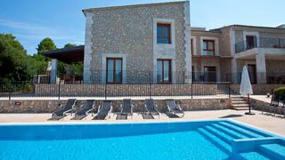 Country house in Ciutat d´Alcúdia. Finca de 906 m2 en alcudia con licencia etv y vistas al mar