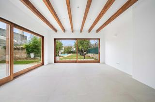 Semi detached house in Campanet. Casa histórica reformada de 233 m2 en campanet con piscina y jar