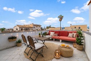 Casa adossada a Ciutat d´Alcúdia. Casa reformada de 167 m2 con terraza en alcudia
