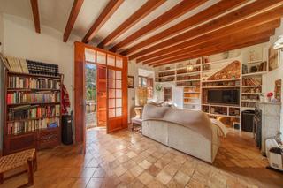 Maison jumelée à Esporles. Acogedora casa de 204 m2 con jardín en esporles