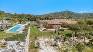 Masia  10. Extraordinaria finca de 182.000 m2 en campanet con piscina y spa