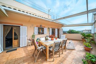 Semi detached house in Ciutat d´Alcúdia. Casa en alcudia de 324 m2 con posibilidad de división horizontal