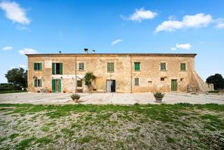 Country house in Vilafranca de Bonany. Posesión en vilafranca de bonany con anteproyecto