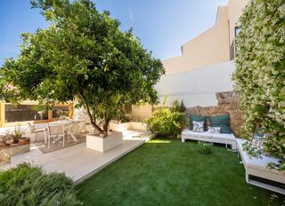 Casa adossada a Llub. Casa reformada de 201 m2 en llub con gran patio