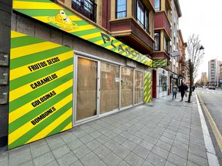 Geschftsraum  Gijn - galicia. Local en cuatro caminos