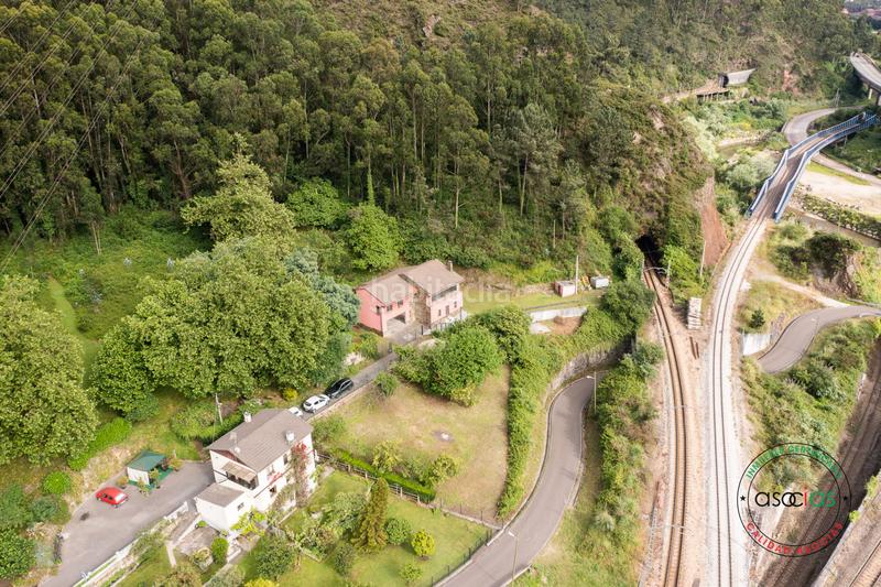 Foto dace375e-b6a5-435c-b038-9a2a064547f1. Casa in senda de la falconera 204 in Veriña Gijón