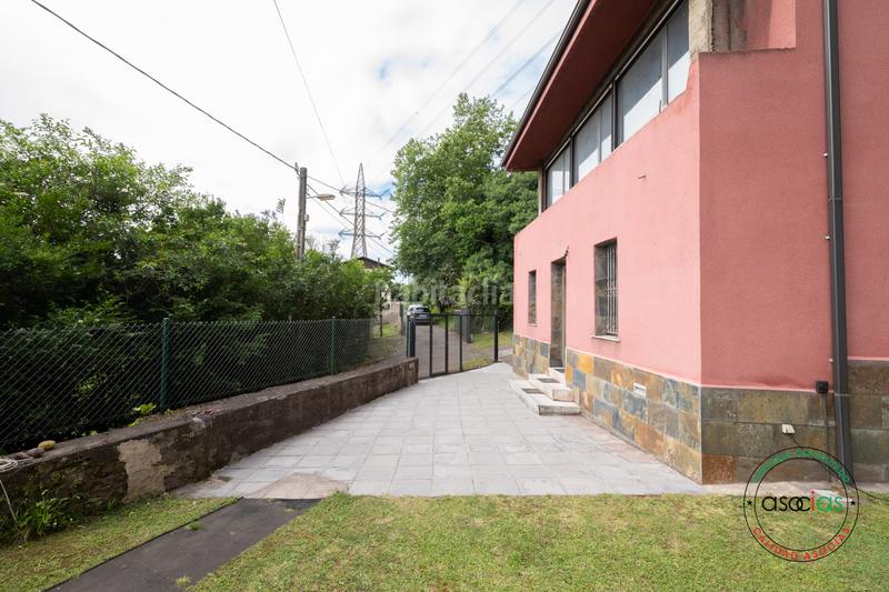 Foto f4beec2a-9271-4e35-a0fd-446dd9cdcbc2. Casa in senda de la falconera 204 in Veriña Gijón