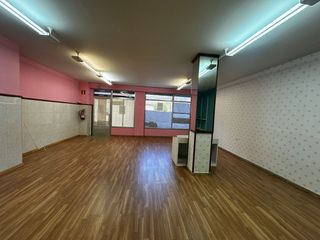 Lloguer Local Comercial  Gijón - calle rosalia de castro. Útil 50 m, escaparate.