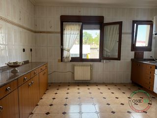 Flat in Gijón - cl fontaneros 12. Piso de 3 habitaciones en gijón , zona roces, luminoso y bien co