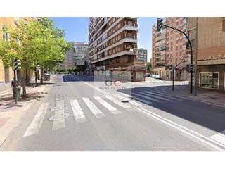 Lloguer Local Comercial a El Carmen. Local en calle princesa