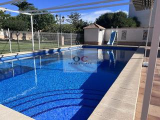 Chalet  N/a. Chalet con piscina en cabo roig