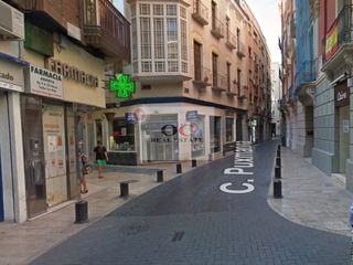 Lloguer Local Comercial  N/a. Local de 45m en plaza puxmarina
