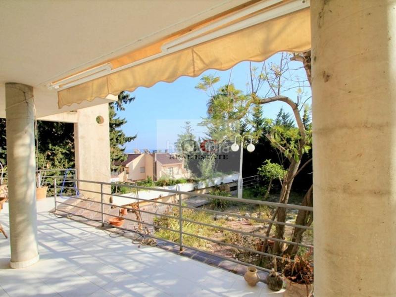 Foto 90436157-3f4d-4e33-b7a4-3fd22dd9fcea. Xalet amb aparcament a Campoamor Orihuela