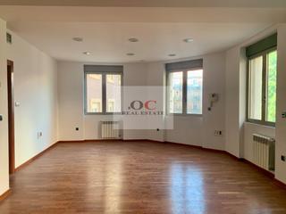 Etagenwohnung  N/a. Piso reformado en gran va.