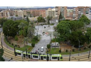 Appartement à La Fama. Piso con terraza en plaza circular.