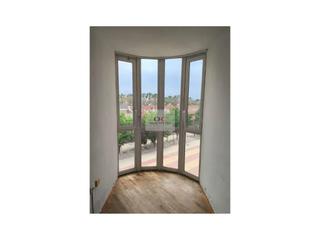 Etagenwohnung  N/a. Piso de 4 habitaciones con terraza en la flota.
