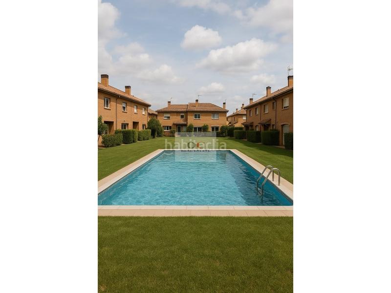 Foto f39f9bab-c253-4371-9ff9-9745c8960db3. Chalet con parcheggio in El Puntal Murcia