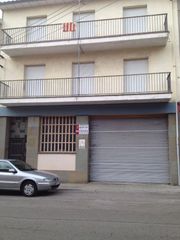 Casa  Carrer lleida. Casa amb doble vivenda a manlleu.