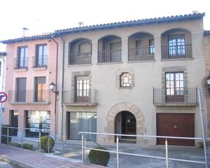 Casa en Carrer del comte 15. Casa molt gran al centre de manlleu.