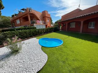 Casa a Sant Pol. Xalet aïllat de planta baixa amb 120 m² i jardí de 100 m2.