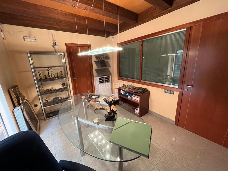 Foto 17f002f3-5870-42e0-b138-4af69ef9890b. Lloguer local comercial a carrer doctor fleming 9 a Manlleu