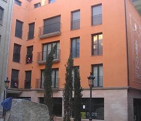 Local commercial  Carrer de la riera. Local comercial amb negoci en marxa al bell mig de vic