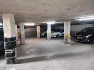 Lloguer Aparcament cotxe  Carrer de vilamirosa. Plaça de pàrquing en garatge comunitari