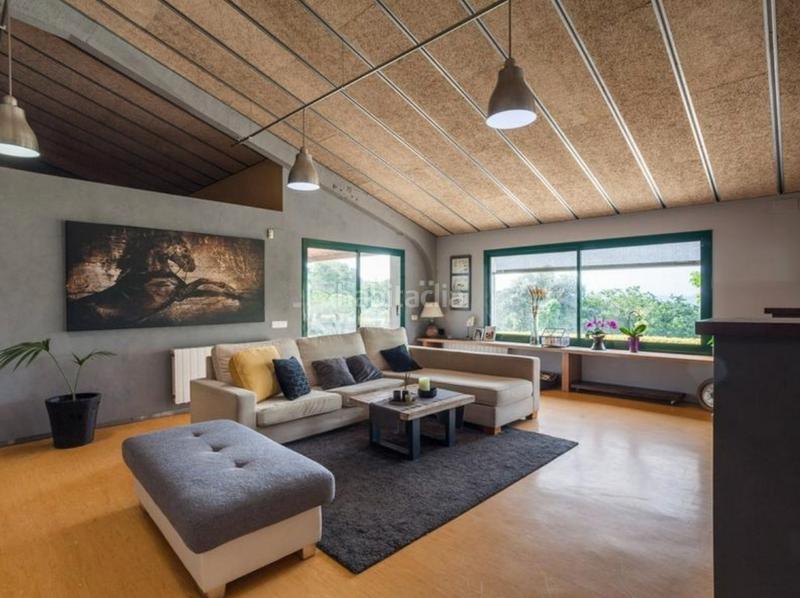 Foto 89b0648d-95c2-4128-bdc5-fe99a95934d2. Xalet amb xemeneia calefacció aparcament a Bigues i Riells del Fai