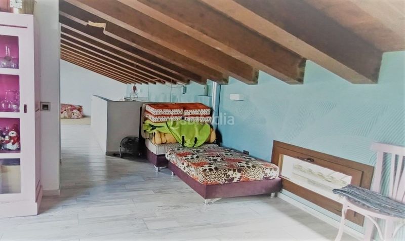 Foto 0f85f8f7-e941-4c3a-9dcf-db50cbac3ca2. Casa adossada amb calefacció aparcament a Manlleu