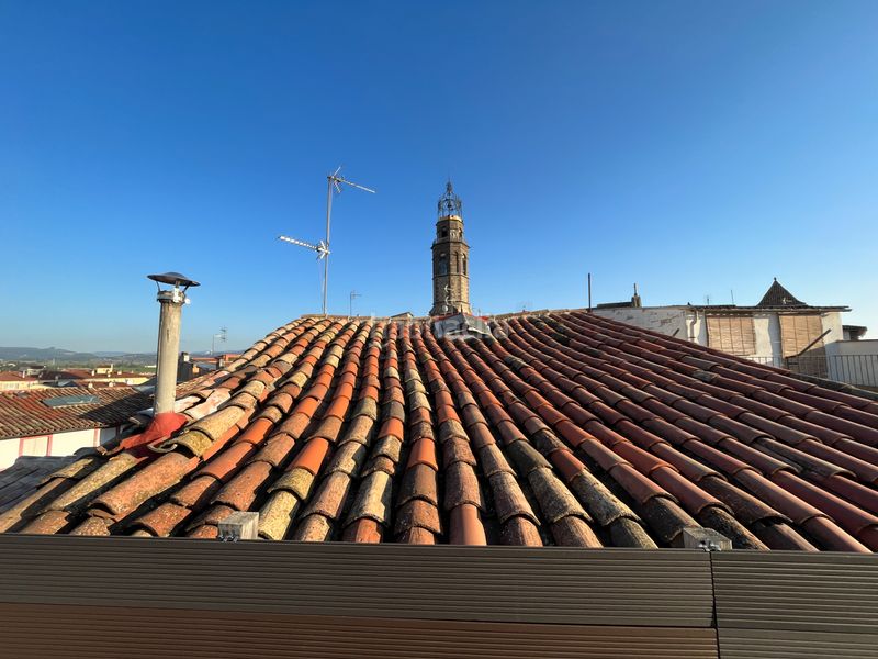 Foto 96a135e0-2c2d-4222-8296-321865bc305e. Casa adossada amb calefacció aparcament a Manlleu