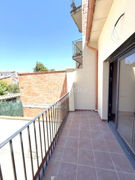 Foto c045527f-c4eb-414a-ad28-7eb6154cd506. Casa adossada amb calefacció aparcament a Manlleu