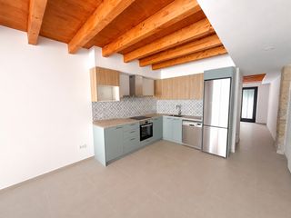 Reihenhaus  Carrer del vendrell. Casa de per rehabilitar al centre de manlleu, personalitzable al