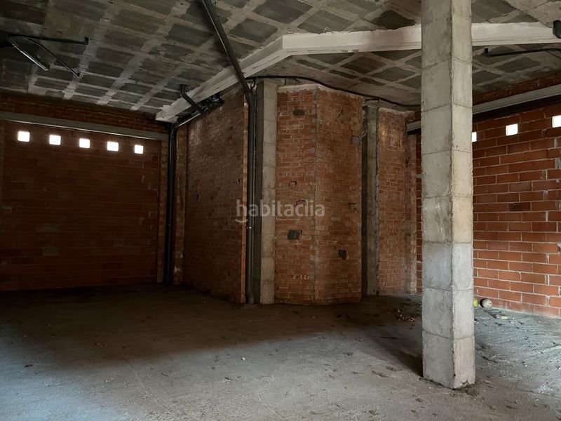 Foto 30a6b7e5-355b-4ba5-9960-01a6153ad8f8. Local comercial a carrer de l'esperanto 27 a Manlleu