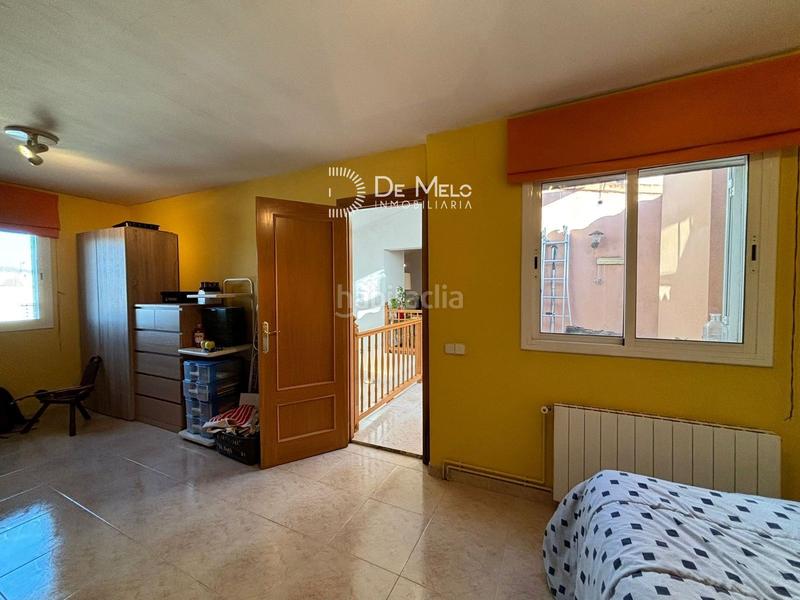 Foto 17faac06-b6af-4cb4-8c29-87772ce0270a. Casa amb calefacció aparcament a Centre Sant Boi de Llobregat