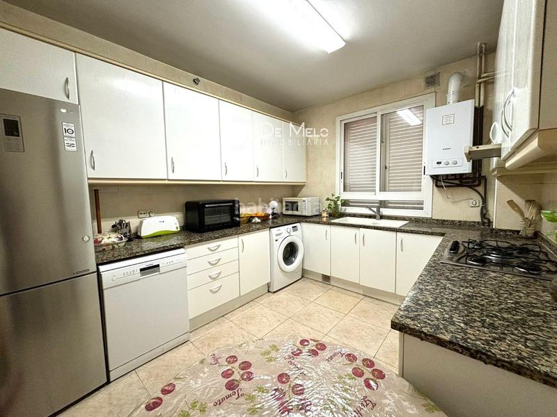 Foto 29dbf64e-3204-42d1-9524-a39a7557baf5. Casa amb calefacció aparcament a Centre Sant Boi de Llobregat