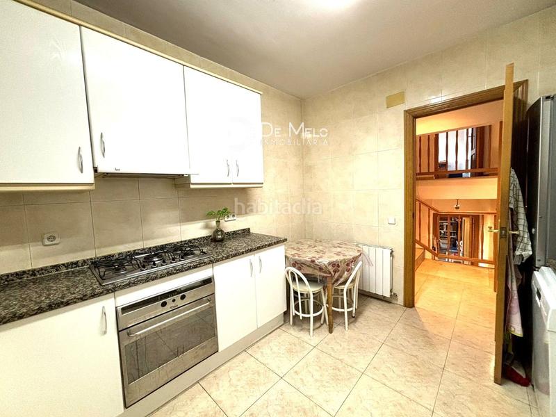 Foto 4a526d83-c968-4cfe-ac3b-df12cf9887a3. Casa amb calefacció aparcament a Centre Sant Boi de Llobregat