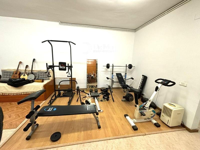 Foto 7e69cd09-7cf6-4fbb-9fc1-26b7a8a99359. Casa amb calefacció aparcament a Centre Sant Boi de Llobregat