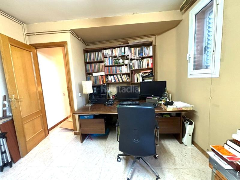 Foto 9323f100-90b8-4ef0-993e-4db8d6926a4b. Casa amb calefacció aparcament a Centre Sant Boi de Llobregat