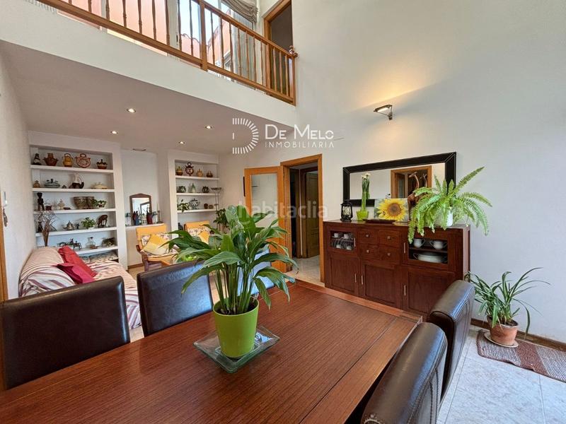 Foto a2c70df3-d780-4044-a534-fc058ecb28d3. Casa amb calefacció aparcament a Centre Sant Boi de Llobregat