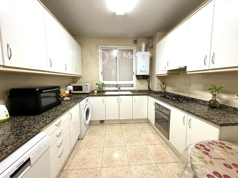 Foto aa5ea6a6-f575-4837-9ed7-d0b95b7ba3c0. Casa amb calefacció aparcament a Centre Sant Boi de Llobregat